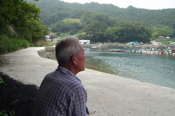 오비에 사는 80세 할아버지 사진