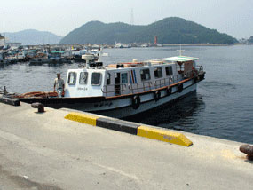 삼덕항에 들어온 곤리도로 가는 도선 사진