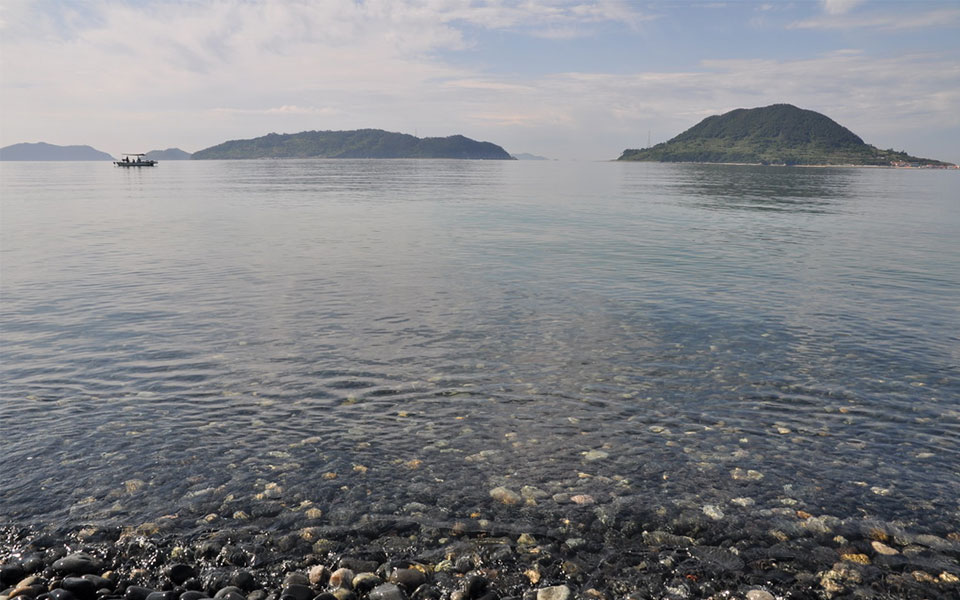 秋蜂岛蜂岩卵石海水浴场1