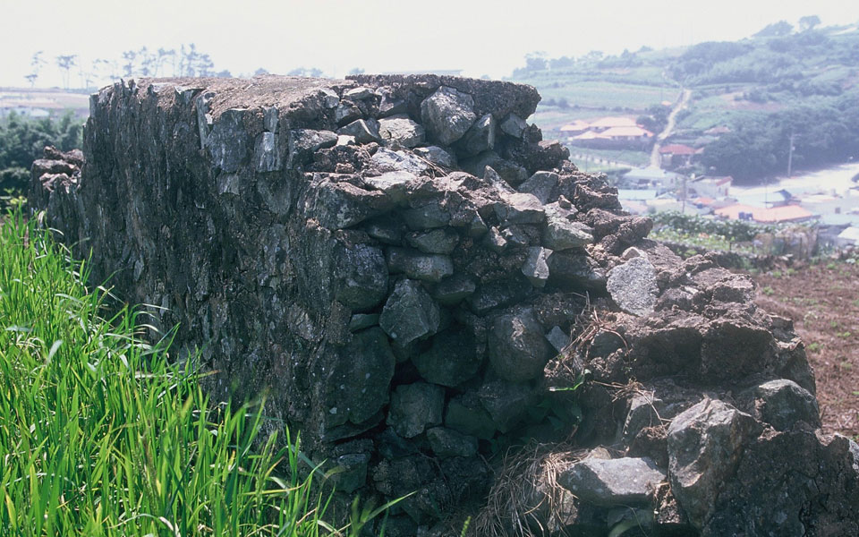 秋蜂岛和龙虎岛俘虏收容所4